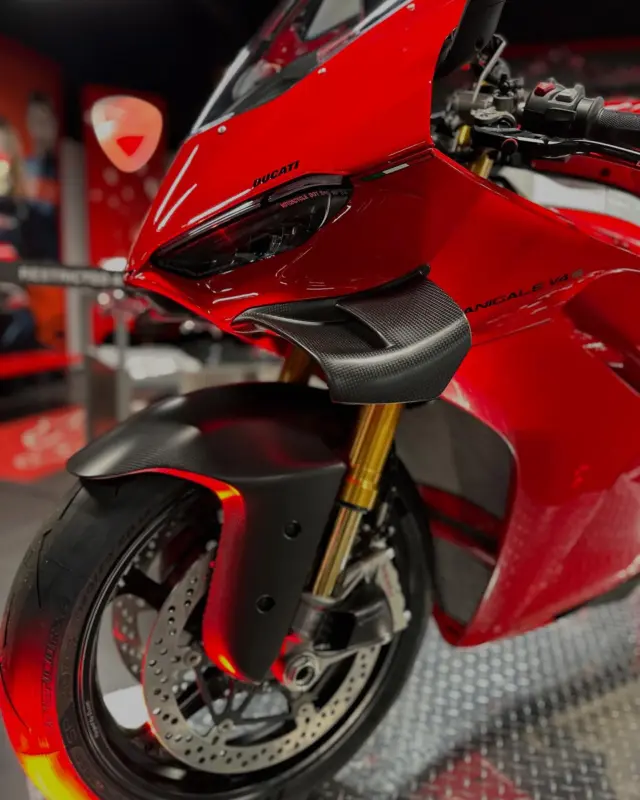 STUNNING as it gets!! The new 2025 DUCATI Panigale V4S is a real head-turner and is even more breathtaking in person! Check it out!