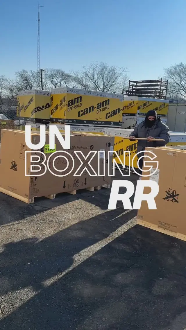 UNBOXING 2025 S1000RR!! #bmwmotorrad #makelifearide #2025s1000rr #s1k #s1krr #bikeporn #bikelife #neverstopchallenging #unboxing